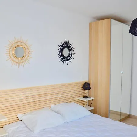 Apartment Dolmen Adrien 6 Tours